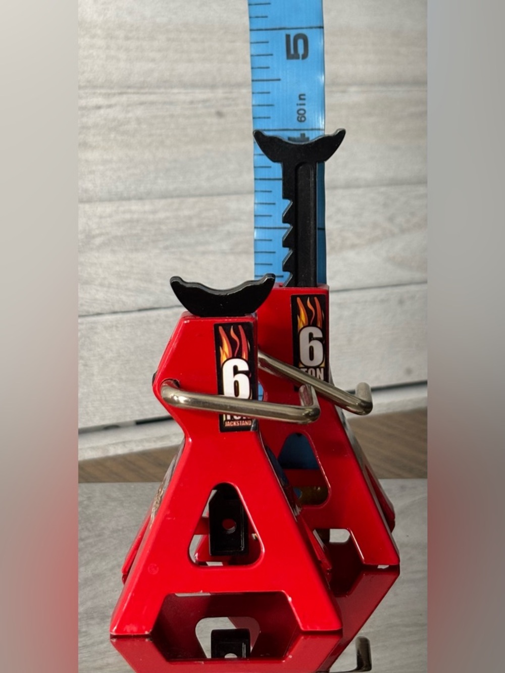 Set of 2 Red 1/10 Scale RC Truck Jack Stands - 6 Ton Style Realistic Props - Picture 3 of 10